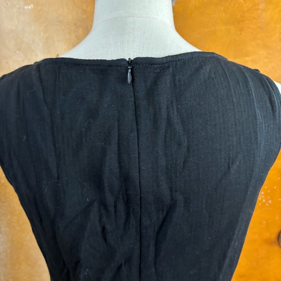 St.John Valentine’s Day resort wear dress.  Size 12 - Picture 4 of 8